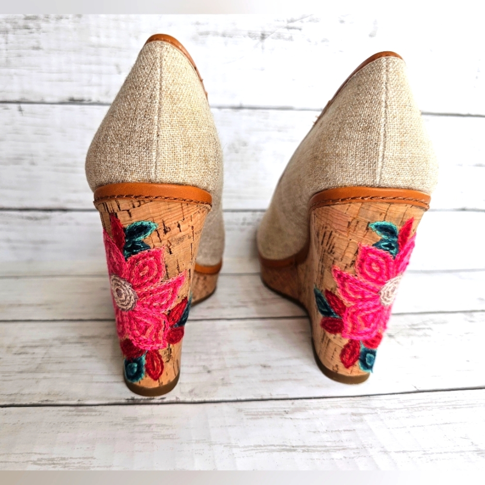 Antonio Melani Embroidered Floral Cork Wedge Sandal Heels Peep Toe Size 7.5M - Picture 10 of 17